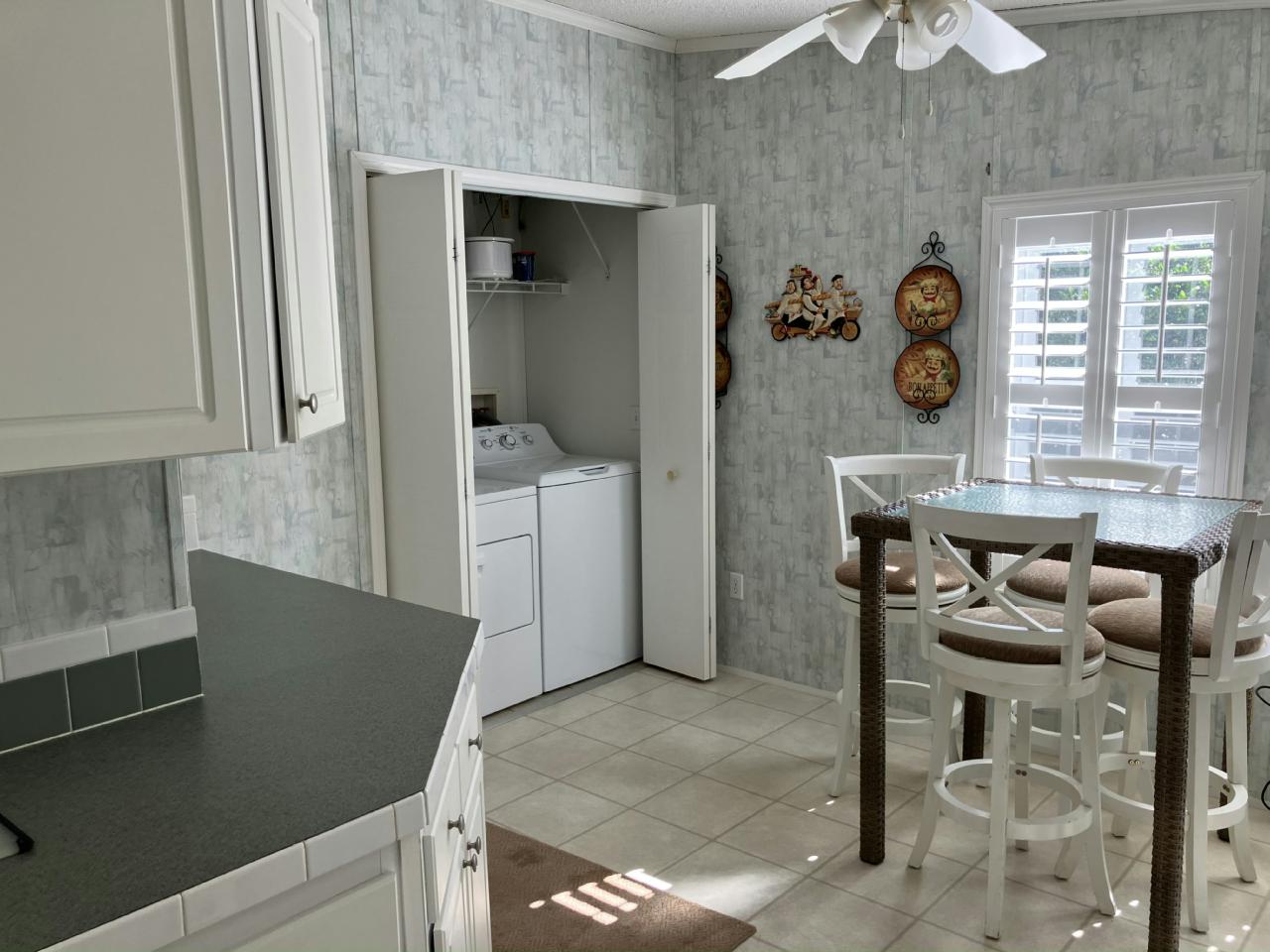 3653 COCONUT PALM CIRCLE | Hometown America